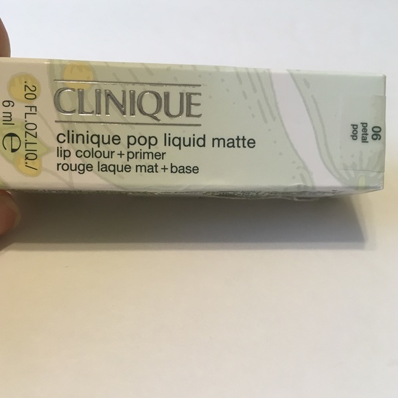 Clinique Pop Liquid Matte in Petal Pop - Picture 2 of 4